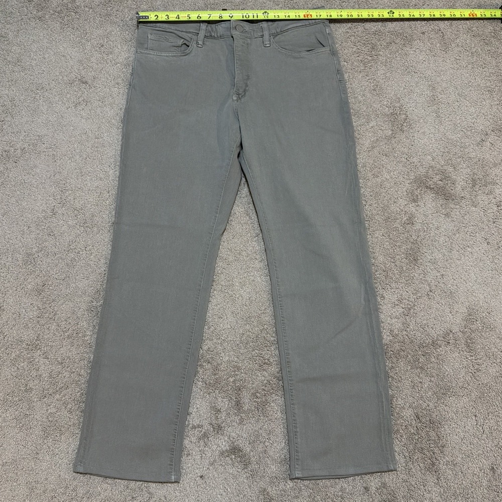 34 Heritage Men's Gray Charisma Comfort-Rise Classic Fit 35x32 Jeans - Picture 2 of 12